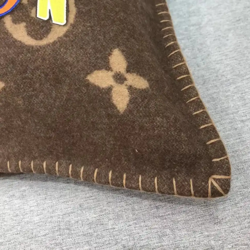 CUSTOM PILLOW LV LETTERS THROW WOOL 0607